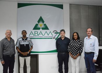 Guineenses participam da reunião da ABAM