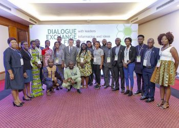 Estudantes africanos aprendem sobre os derivados da mandioca em Cruz das Almas