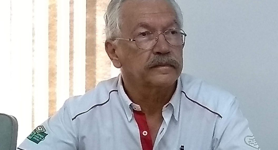 Helicóptero é alternativa para acabar com polêmica sobre pulverização, diz Pierin