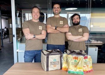 Empreendedores faturam R$ 3,5 mi vendendo tabletes de mandioca