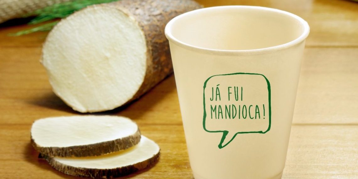 Startup cria embalagem de mandioca que se torna adubo