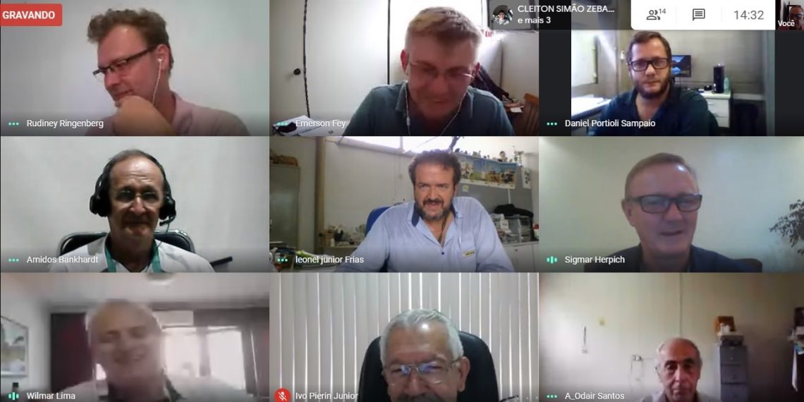 Grupo de Trabalho define modelo ideal da colhedora de mandioca