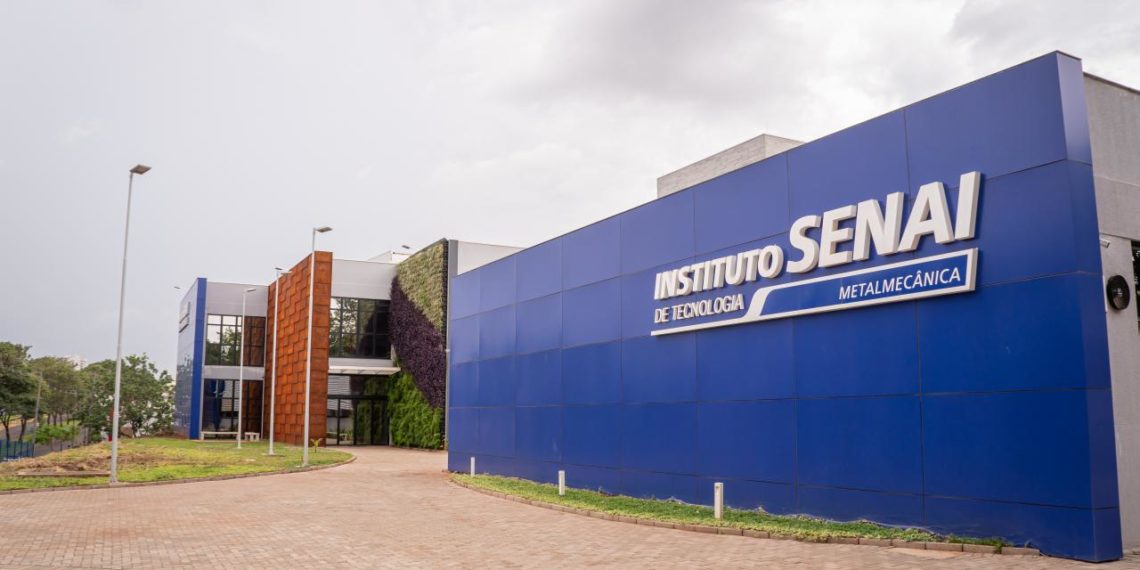 Senai desenvolverá equipamento para tirar a renda da mandioca