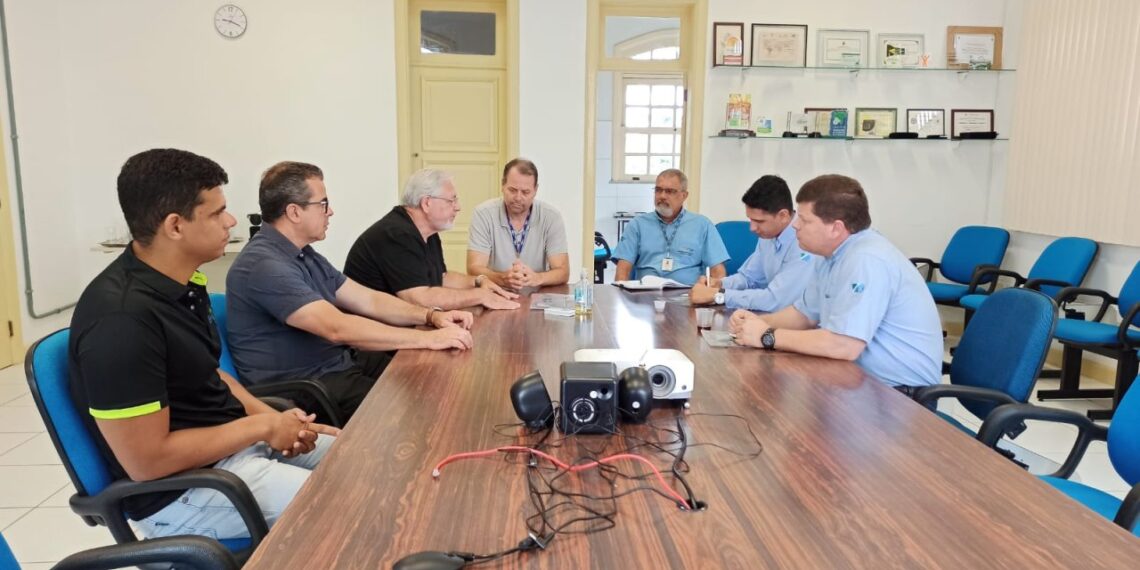 Reniva: técnicos da Copasul visitam a Embrapa Mandioca e Fruticultura