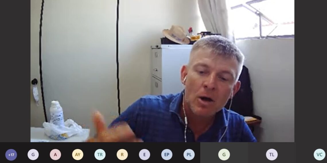 Colheita mecanizada de mandioca exige padronização de lavoura