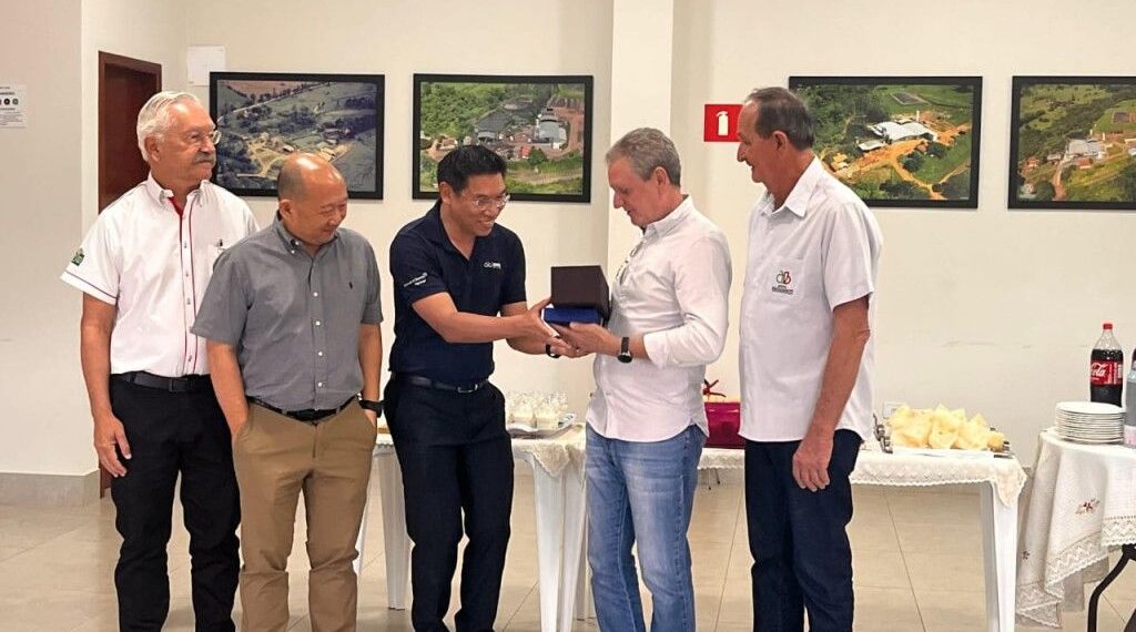 Empresários asiáticos visitam Paranavaí e estudam parcerias no setor da mandioca